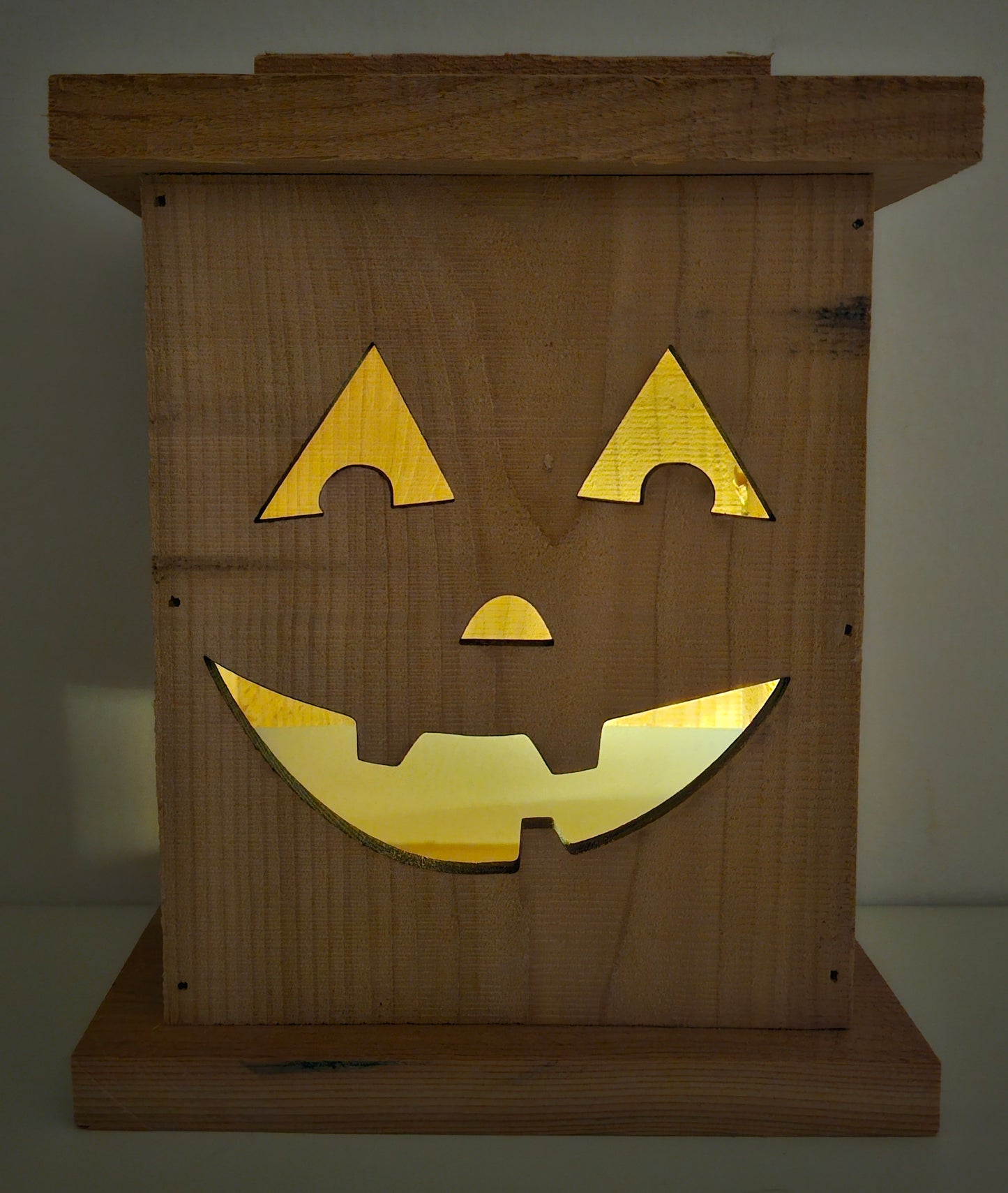 🎃 Rustic Wooden Jack-O’-Lantern Lantern 🕯️
